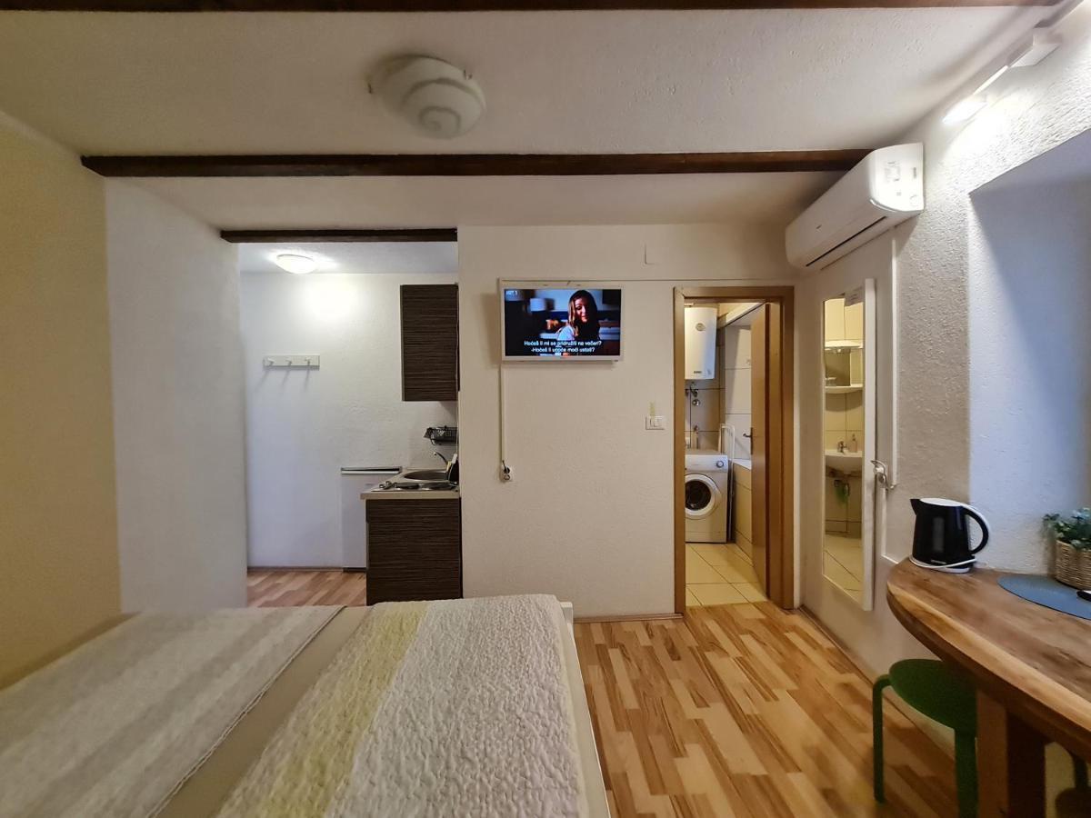 Rooms & Studio Apartments Šibenik Eksteriør bilde