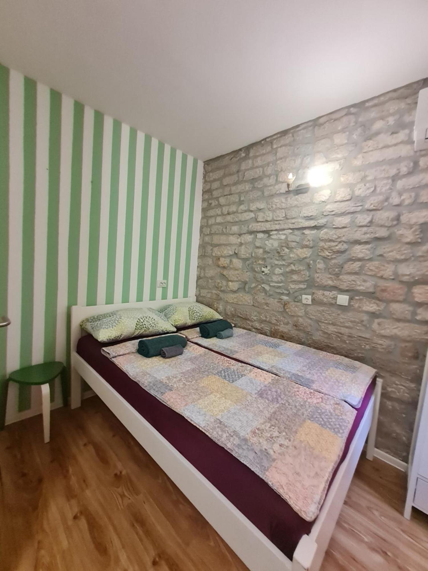 Rooms & Studio Apartments Šibenik Eksteriør bilde