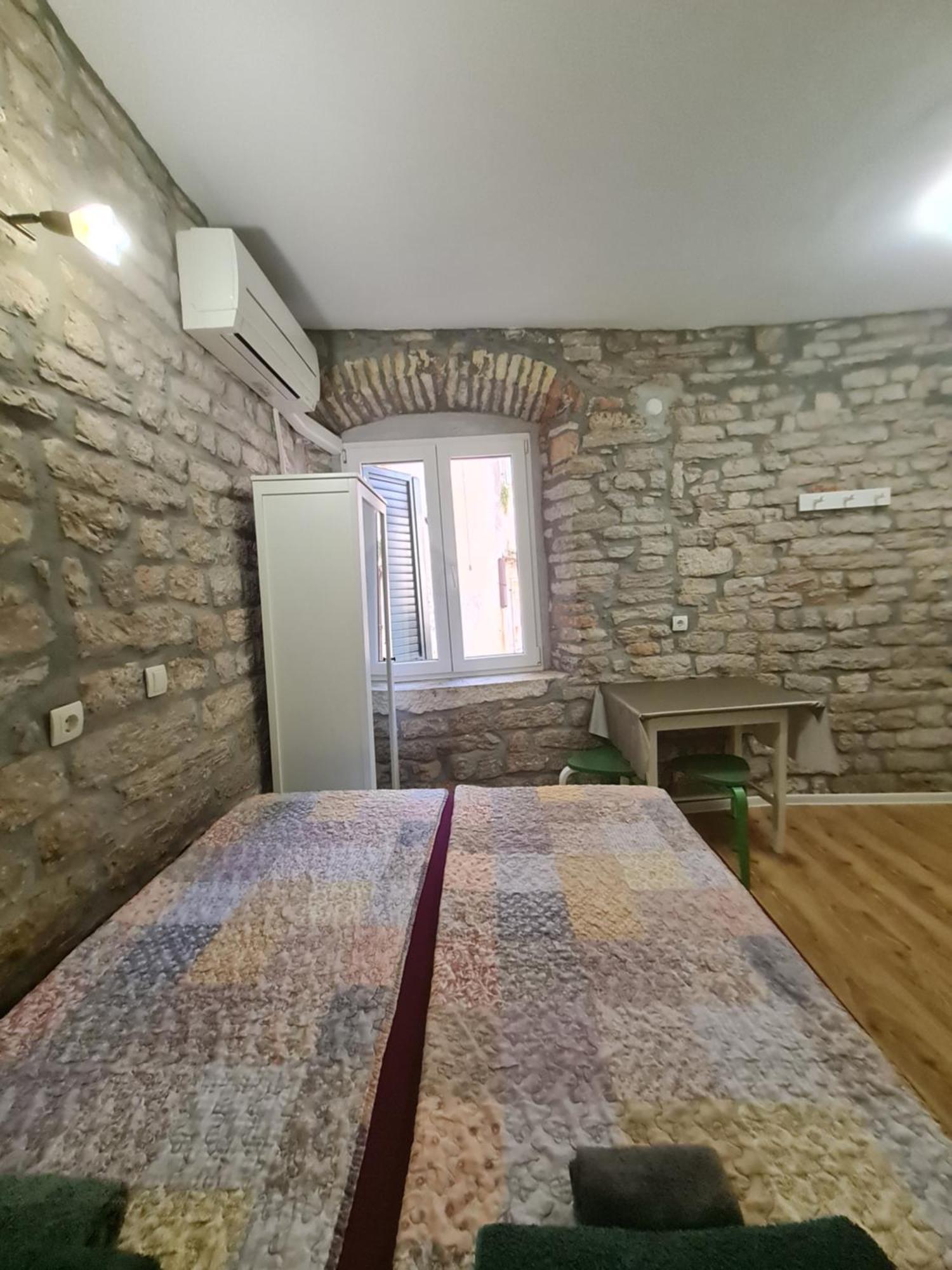 Rooms & Studio Apartments Šibenik Rom bilde