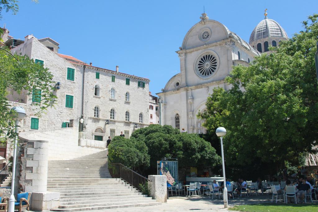 Rooms & Studio Apartments Šibenik Eksteriør bilde