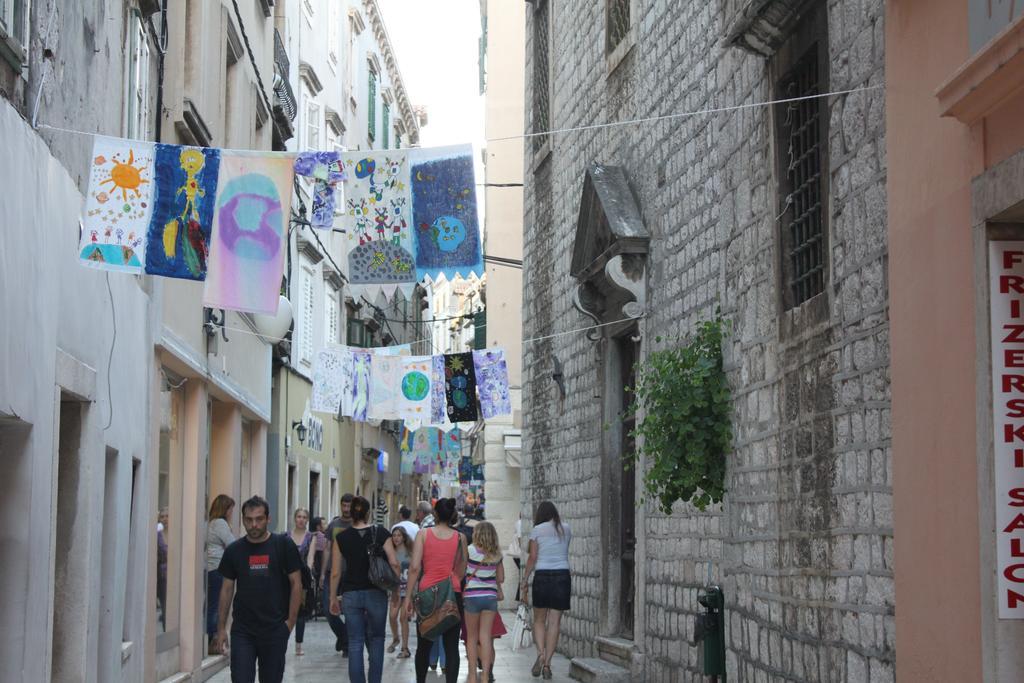 Rooms & Studio Apartments Šibenik Eksteriør bilde
